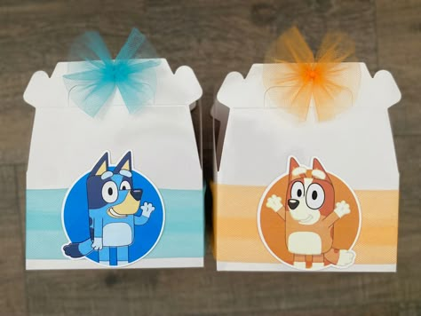 Bluey Party Goodie Bag, Bluey Goodie Bags, Bluey Birthday Candy Bags, Bluey Candy Bag Ideas, Bluey Birthday Gift Bags, Bluey Party Gift Bags, Fiesta Bluey, Bluey Pinata, Bluey Party Favors