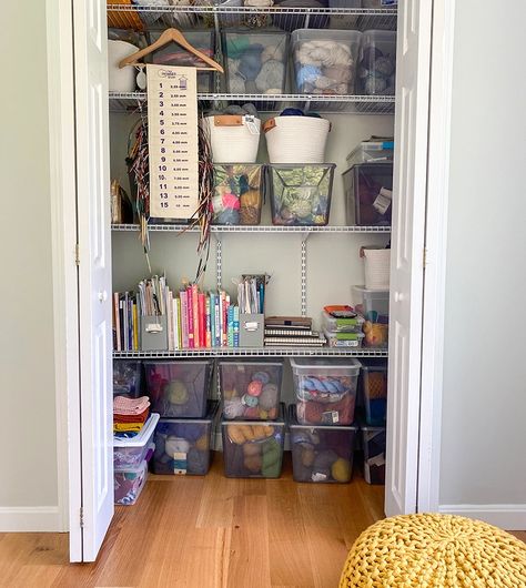 Yarn Closet Organization, Knitting Project Organization, Organize Knitting Supplies, Knitting Supplies Organization, Knitting Nook, Organising Ideas, Knitting Organization, Closet Room Organizer, Knitting Room