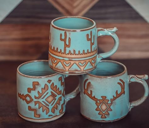 Small House Western Decor, Western Pottery Painting Ideas, Western Clay Ideas, Western Home Decor Ranch Style Kitchen, Small Western Kitchen Ideas, Country Cups, Western Pottery Ideas, Western Kitchen Accessories, Western Ceramics Ideas Pottery