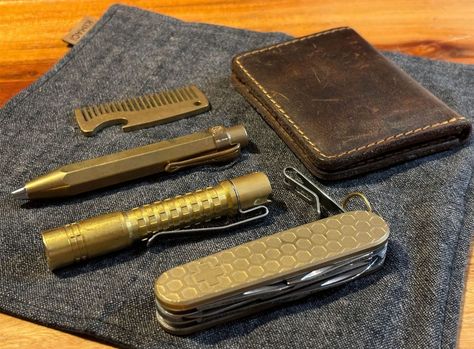 Staff Picks: Pocket Dump from Philippe Trempe - Everyday Carry Pocket Comb, Mini Flashlights, Metal Comb, Pocket Dump, Edc Knife, Everyday Carry