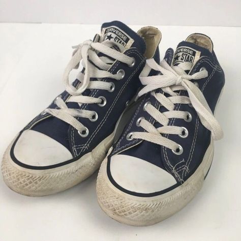 Converse Shoes Low Top, Worn Out Sneakers, Low Top Converse Outfit, Low Rise Converse, Converse Y2k, Low Converse, Navy Blue Converse, Navy Converse, Grunge Shoes