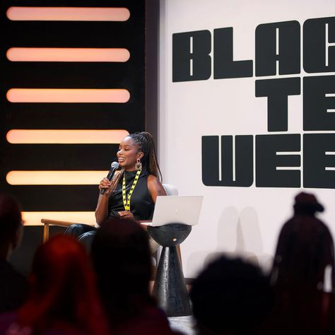 Honored to have been a speaker at Black Tech Week in Cincinnati. It was only fitting my session was titled “Advocate for Yourself” and whew 😮‍💨 It is soooo important to advocate for yourself in your career, in your relationships, and within yourself. But it is even more important and crucial to advocate for yourself when you are outnumbered. Out of all of the tech roles, less than 1% are made up of black women. Im happy to be part of that less than 1% and Im glad I can use my platform to pay ... Black Public Speaker Aesthetic, Black Woman Giving Presentation, Black Women Podcasts, Public Speaking Black Women, Speaking On Stage Aesthetic, Black Woman Public Speaking, Public Speaker Aesthetic Women, Public Speaking Aesthetic, Woman Speaking