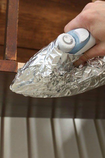 Diy Friend, Diy Foil, Deep Cleaning Hacks, Cleaning Painted Walls, Deep Cleaning Tips, Friends Diy, Tin Foil, Mason Jar Lighting, Clean Dishwasher