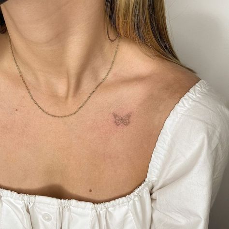 Joey Hill on Instagram: “Thanks!!! <3” Tattoo Under Collarbone, Under Collar Bone Tattoos, Collar Bone Tattoos, Simple Tattoos For Women, Basic Tattoos, Small Chest Tattoos, Small Butterfly Tattoo, Single Needle Tattoo, Bone Tattoos