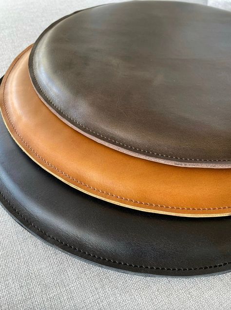 Seat Cushions For Dining Chairs Leather, Leather Ideas Handmade, Leather Chair Cushions, Leather Home Decor, Leather Bench Seat, Leather Seat Cushion, Round Chair Cushions, Leather Goodies, Diy Stool