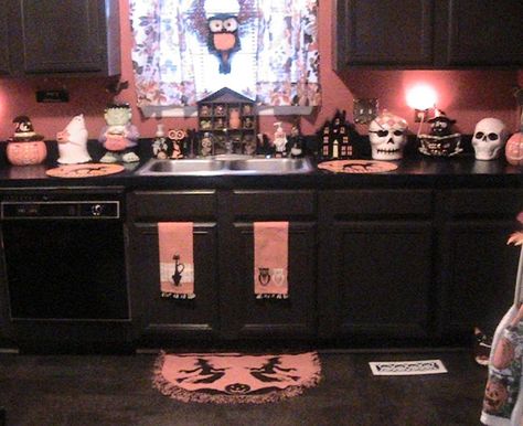 Kitchen Punk Kitchen Decor, Emo Kitchen, Vampire Kitchen, Dr Claims, Cupcake Kitchen Decor, Punk Kitchen, Goth Kitchen Decor, Witch's Kitchen, Witches Kitchen