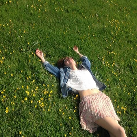 Basking In The Sun Aesthetic, Laying In The Sun Aesthetic, Sunshine Girlfriend, Sun Girl Aesthetic, Sunshine Girl Aesthetic, Laying In The Sun, Basking In The Sun, Sun Aesthetic, Sunshine Girl