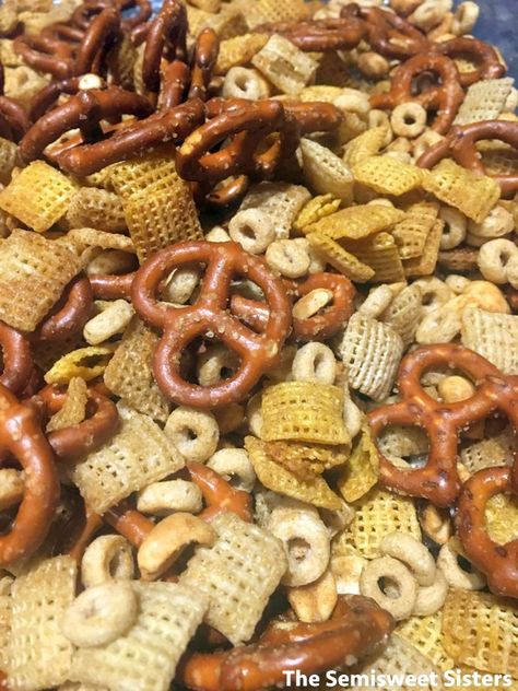 Original Chex Mix with Cheerios Bible Study Snacks, Chex Mix Original, Original Chex, Wheat Chex, Chex Party Mix, Camp Snacks, Study Snacks, Cereal Mix, Party Tray