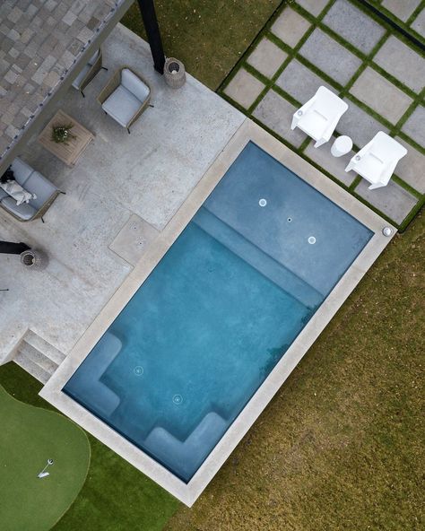 Splash & Putt — Texas Tiny Pools Basic Pool Ideas, Luxurious Backyard Pools, Small Pool Layout, Raised Edge Pool, Standard Pool Size, Plunge Pool Sizes, 10 X 20 Pool, Small Gunite Pool Ideas, Narrow Pool Designs