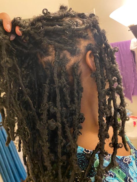 Crochet butterfly locs; individuals Butterfly Locs On Men, Butterfly Locs Natural Hair, Men With Butterfly Locs, Butterfly Locs Men, Guys With Butterfly Locs, Buterfluffy Locs Short, Butterfly Clips On Locs, Hair Sponge Curls, Butterfly Dreads