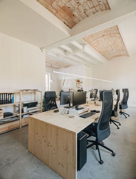 Gallery of Office Studio / UNDOS Arquitectura - 7 Linear Pendant Light, Dim Gray, White Pendant Light, Linear Pendant, Black Pendant Light, Grey Oak, Minimalist Aesthetic, Workout Videos, Lighting Design