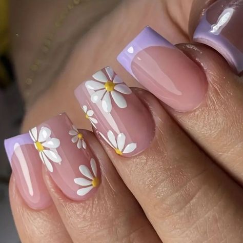 There's a new beauty trend taking over Instagram and it's absolutely stunning. Say hello to "quartz nails". Nail 2024, Quartz Nails, Pink Nail Art Designs, Sunflower Nails, May Nails, Flower Nail Designs, Pink Nail Art, Nails Fashion, Floral Nail Art