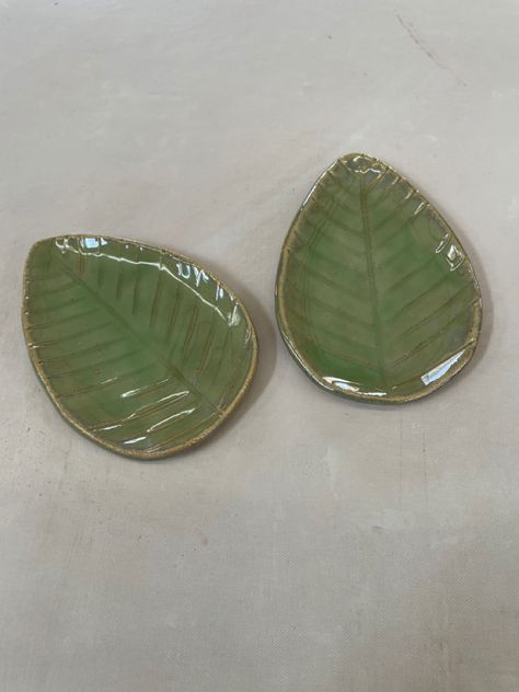 Leaf Clay Dish, Leaf Ceramic Plate, Leaf Plates Ceramic, Leaf Ceramics, Ceramic Leaves, Fun Pottery, Bead Bowl, Clay Leaf, Leaf Plate