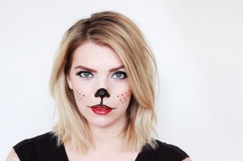 Last-Minute Halloween Ideas | theglitterguide.com Halloween Makeup Diy Tutorial, Halloween Eyeshadow, Maquillage Halloween Simple, Dog Makeup, Cat Halloween Makeup, Halloween Make-up Looks, Make Up Designs, Cat Makeup Halloween, Gold Hair Vine