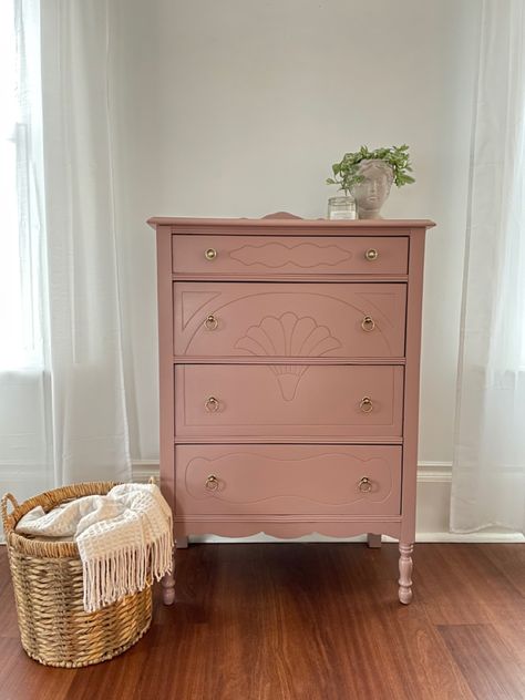 Mauve Dresser Nursery, Dusty Pink Dresser Nursery, Diy Pink Dresser Makeover, Dusty Rose Bedroom Ideas Vintage, Pink Dresser Bedroom, Dusty Rose Furniture, Dusty Rose Dresser, Pink Dresser Nursery, 4 Drawer Dresser Makeover