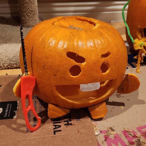 Funny Pumpkin Carvings, Creative Pumpkin Carving, Scary Pumpkin Carving, Creative Pumpkins, Funny Pumpkins, Scary Pumpkin, Hallows Eve, Pumpkin Carving, Funny Cute