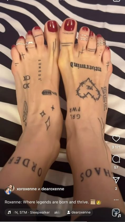 Toe Tattoos, Far Tattoo, Tattoos Inspo, 3d Tattoos, Foot Tattoo, Traditional Tattoos, Foot Tattoos, My Tattoos, Body Tattoos