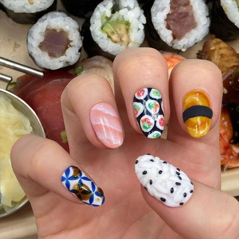 🍣 SUSHI 🍣 nails absolutely good enough to eat… my sushi lovers, it’s time put on a set of sushi GNAILS to devour raw fish on rice and spice yourself out with too much wasabi 😤🐟🍙 this is a level 4 designer press on nail set listed on gnail.store 🛍️💅🏻 would looove to make this set again for my fearless foodie nail babes 🍱 @southtxnailsupply 3D clay, gem glue @dndgel 063, 615, 02, 096, 1001 @gelcare.official dijon, fig, klein blue, freshwater pearl @apresnailofficial short round, J14, J15, J1... Boba Nails, Sushi Nails, Raw Fish, Sushi Set, Level 4, Unique Nails, Nail Art Summer, Dream Nails, Klein Blue