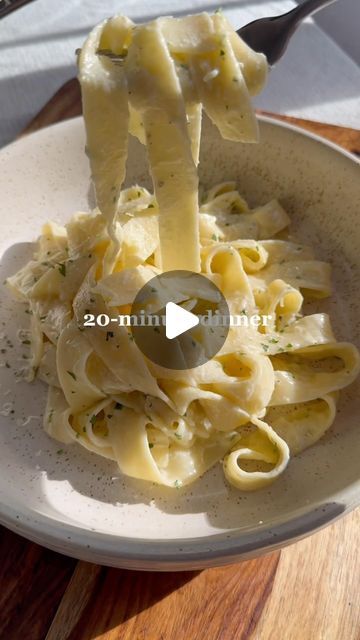 Christina Frangipane on Instagram: "Day 11: 20 Pastas in 20 Minutes

Fettuccine Alfredo 🍝

Comment ‘PASTA’ for the full recipe sent to your inbox. And if you’re looking for more pasta recipes, check out my newly released pasta cookbook in my bio. It’s filled with 20 easy pasta recipes you can make in 20 minutes or less! 

#pasta #pastarecipe #dinnerideas #dinnerrecipes #easyrecipe #homemade #fettuccinealfredo #alfredo #alfredopasta #simplerecipes" Recipes With Fettuccine Noodles, Pasta Alfredo Recipe, Alfredo Pasta Recipes, Fetuchini Alfredo, Fettucini Alfredo Recipe, Alfredo Pasta Bake, Fettucini Alfredo, Fettuccine Recipes, Fettuccine Noodles