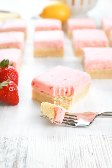 Pink Lemonade Bars, Strawberry Lemonade Desserts, Strawberry Lemonade Bars, Strawberry Sugar Cookie Bars, Pink Lemonade Cookies, Celebration Recipes, Cooking Therapy, Plain Sugar Cookies, Sandwiches Appetizers