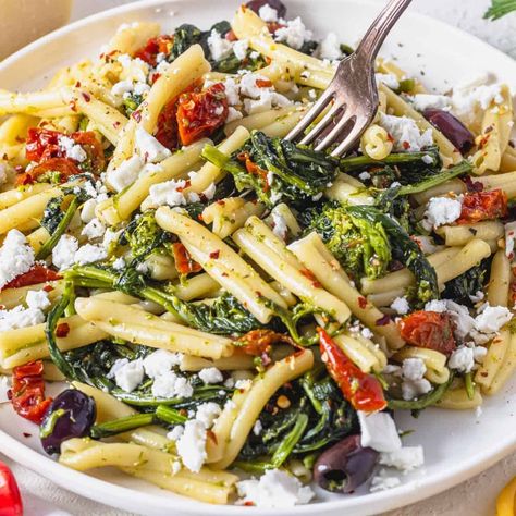 Casarecce pasta - The Plant Based School Vegan Broccoli Pasta Recipes, Vegetarian Pasta Primavera, Vegan Pasta Primavera Recipes, Vegan Primavera Pasta, Vegan Pasta Primavera, Broccoli Rabe Recipe, Tofu Pasta, Main Salad, Pasta Types