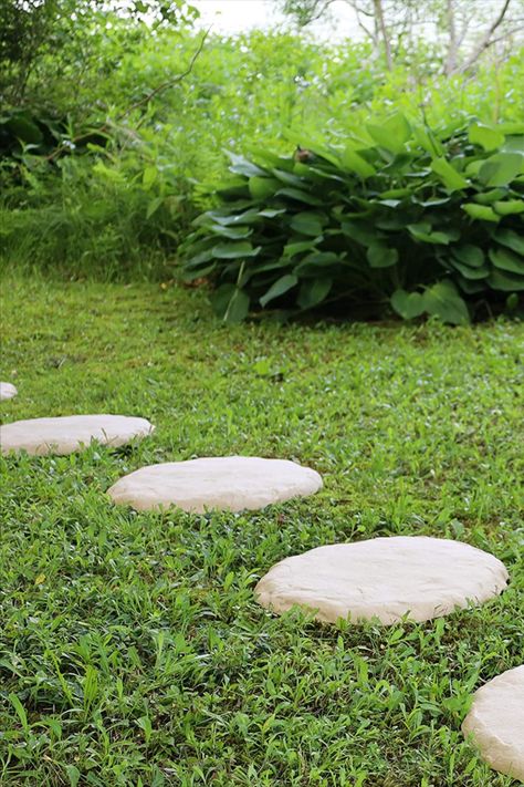 Step Stones, Outdoor Walkway, Pathway Landscaping, Boho Outdoor, Garden Stepping Stones, Stone Pathway, Garden Steps, Landscape Edging, Stone Rose