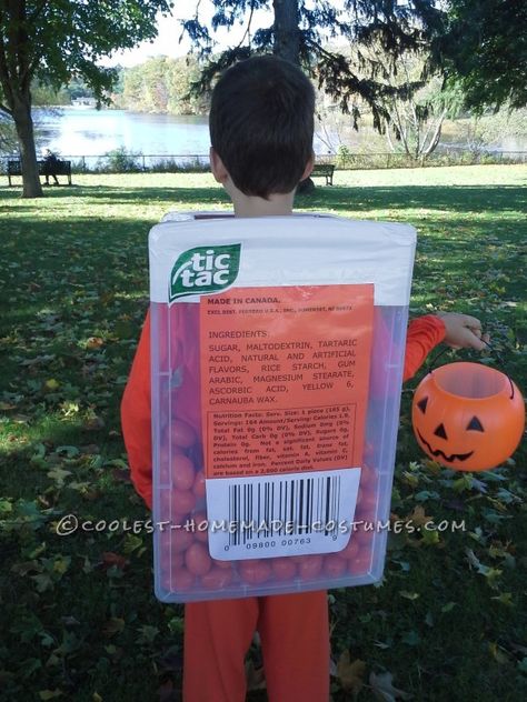 Enormous Tic Tac Container Costume Tic Tac Costume, Diy Costumes For Boys, Random Holidays, Boys Halloween Costumes Diy, Candy Costumes, Box Costumes, 80's Party, Clever Halloween Costumes, Holloween Costume