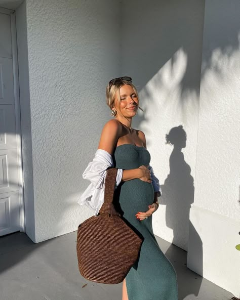 Outfits • Instagram Bump Summer Outfit, Cute Summer Pregnancy Outfits, Chandler Dehart, Pregnancy Outfits Summer, Maternity Outfits Summer, Babymoon Outfits, Early Pregnancy Outfits, Summer Maternity Outfits, Maternity Fits