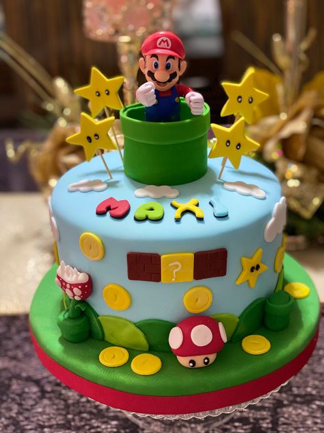 Luigi Pull Apart Cupcake Cake, Mario Brothers Cake Ideas, Mario Bday Cake, Super Mario Birthday Cake Ideas, Easy Super Mario Cake, Mario Themed Birthday Cake, Mario Birthday Cake Ideas, Super Mario Bros Cake Ideas, Super Mario Cakes