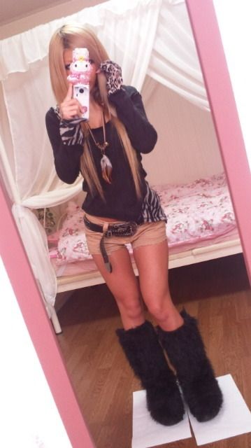 六花星☆ (Posts tagged risa) Harajuku Barbie, Gyaru Aesthetic, Agejo Gyaru, 일본 패션, Gyaru Fashion, 2000s Fashion Outfits, Poses References, J Fashion, Harajuku Fashion