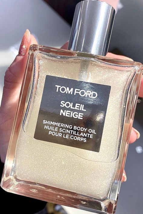 European Summer Aesthetic | Luxury Summer Essentials - Tom Ford Soleil Neige Shimmering Body Oil - Summer Glow Floral Scent | Silver Champagne Body Glow - This luxurious body shimmer oil adds a subtle, shimmery glow to your skin while providing a long-lasting scent of bergamot, jasmine, and vanilla. Luxury Fragrance Era Aesthetic Tom Ford Body Oil, Body Glow Oil, Glow Aesthetic, Massage Oils Recipe, Shimmering Body Oil, Best Body Oil, Era Aesthetic, Korean Skin Care Secrets, Shimmer Oil