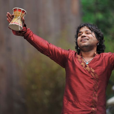 Kailash Kher - Being himself Teri Deewani, Background For Poetry Writing, Kailash Kher, Famous Music Artists, English Meaning, Lyrics English, Poetry Writing, Decor Pictures, Desi Girl