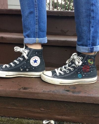 Converse Embroidery Space, Space Converse, Converse 2020, Converse Ideas, Diy Converse, Converse Embroidery, Converse Aesthetic, Embroidered Converse, Dr Shoes