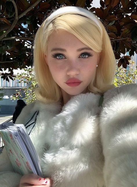 girl angel face doll blond Alida Simone, Blonde Angel, Angel Face, Doll Eyes, Pretty Makeup, Blonde, Angel, Makeup, Quick Saves