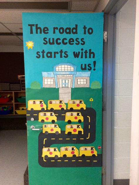 School Bus Office Decor, School Bus Classroom Decoration, School Bus Theme Classroom, School Bus Classroom Door, School Bus Door Decoration, School Bus Decor, Bus Door Decoration, Bus Bulletin Board Ideas, School Bus Decoration Ideas