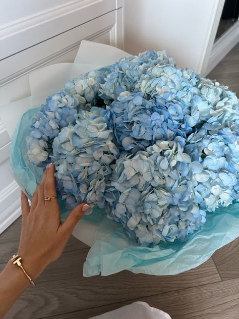 20th Birthday Ideas Blue, Blue 21st Birthday, Light Blue Birthday, 21 Bday, 21st Birthday Decorations, 21st Party, Birthday Inspiration, Birthday Party 21, Blue Birthday