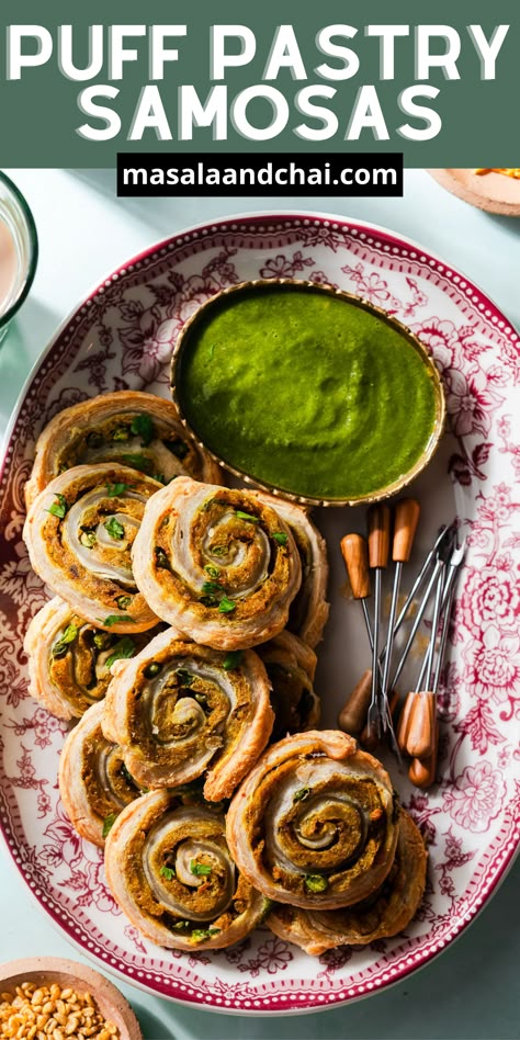 Pakistani Appetizers, Puff Pastry Samosa, Samosa Pinwheels Recipe, Sweet Potato Samosa, Puff Pastry Recipes Vegetarian Indian, Baked Samosa Recipe, Samosa Pinwheels, Vegetable Samosa Filling, Samosa Filling Recipe Vegetables