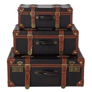 Vintage-inspired suitcases from Target Moodboard Pngs, Old Trunks, Vintage Trunks, Vintage Suitcases, Fantastic Beasts And Where, Suitcase Set, Vintage Suitcase, Vintage Box, Suitcases