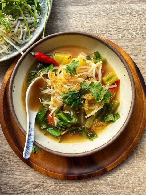 Vietnamese Sweet and Sour Soup (Canh Chua Chay) - Tiff Loves Tofu Sweet And Sour Soup Recipe, Sweet Sour Soup, Cambodian Recipes, Sweet And Sour Soup, Canh Chua, Vietnamese Soup, Tofu Soup, Cambodian Food, Vegan Fish