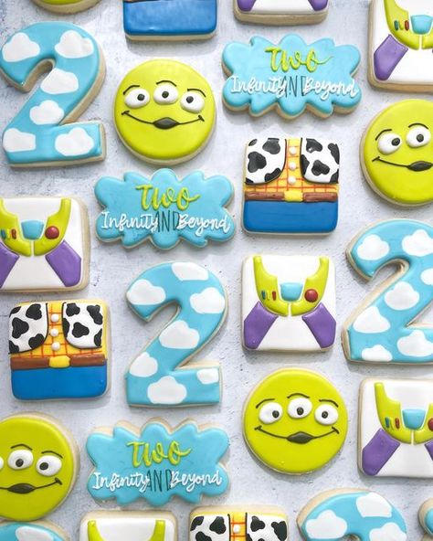 Buzz Light Year Cookies, Lightyear Cookies, Buzz Lightyear Cookies, Toy Story Cookies, Story Birthday, Toy Story Birthday Party, Alien Design, Baby Boom, Xmas Cookies