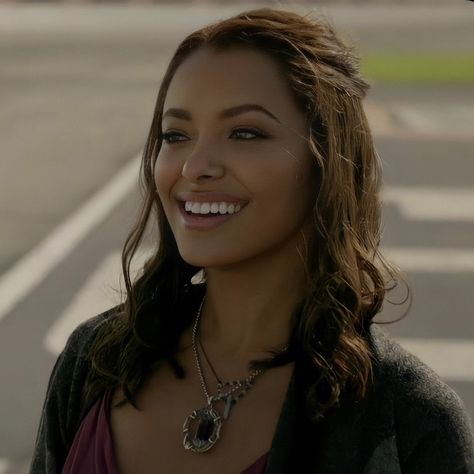 Bonnie Bennet, Nature Witch, Oc Manga, Kat Graham, Bonnie Bennett, Tv Characters, Blackpink Photos, Infj, Vampire Diaries