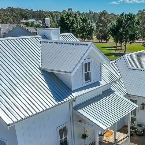 COLORBOND® steel on Instagram: "#Repost @alliance_metal_roofing Barn style build: The Roof uses a .48 BMT #Trimdek roof sheeting with 150mm Half Round gutters all made from #COLORBONDsteel in the colour #ShaleGrey. @mrcaaust @no1roofing #alliancemetalroofing #barnhome #barn #countryhome #metalroofing" Trimdek Roof, Gray Metal Roof Houses, Loft Conversion Balcony, Metal Roof Houses, Shale Grey, Roof Siding, Siding Colors, Rural House, Metal Roofing