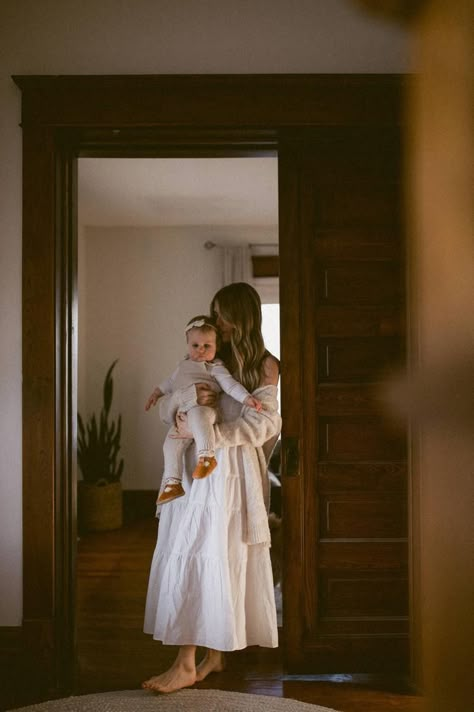 Intimate Family Photos At Home, In Home Photoshoot Outfits, Moody Motherhood Photography, Family Photos Kitchen, Documentary Family Photoshoot, Front Door Family Photos, At Home Lifestyle Family Session, Cozy Home Family Photoshoot, Cozy In Home Family Photoshoot