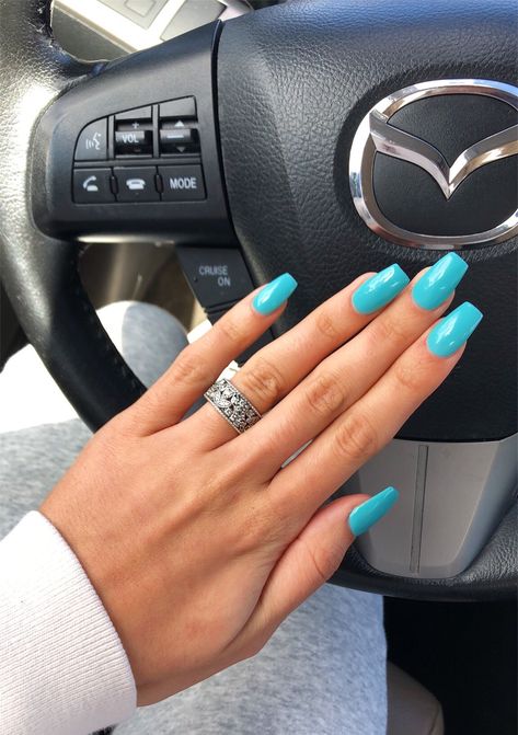 No chip bright blue #spring #blue #nails #summer Neon Aqua Nails, Bright Solid Nail Colors, Nails Acrylic Aqua Blue, Short Bright Blue Nails, Solid Nail Color Ideas Coffin, Bahama Blue Nails, Bright Blue Summer Acrylic Nails, Solid Beach Nails, Nails With Solid Colors