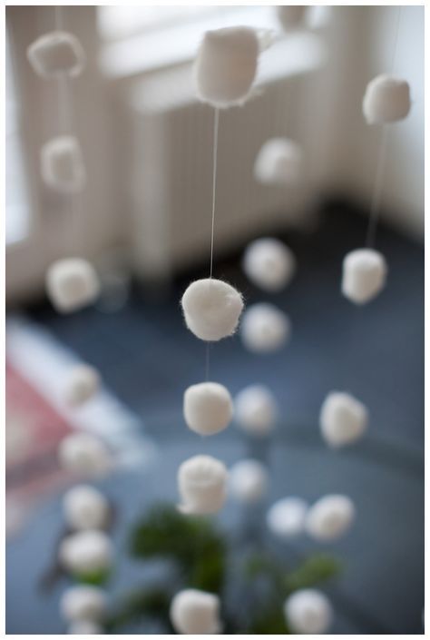 Love this simple idea for decorating during winter... (jamiedphoto.com) Winter Office Decorations, Christmas Cubicle Decorations, Snow Decorations, Holiday Decorating Ideas, Winter Wonderland Decorations, Winter Office, Office Decorations, Winter Wonderland Christmas, Office Christmas Decorations