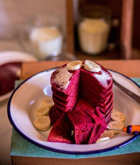 Blw Foods, Beetroot Pancakes, Pancakes For Kids, Beetroot Recipe, Wheat Pancake Recipe, Pink Pancake, Beetroot Recipes, Banana Oat Pancakes, Delicious Pancakes