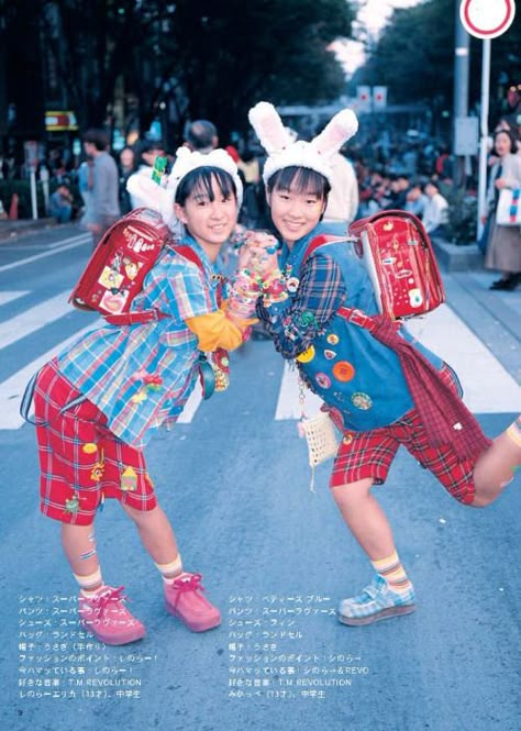 90s Harajuku, Fruits Magazine, 일본 패션, Harajuku Fashion Street, Harajuku Street, Tokyo Street Fashion, Harajuku Girls, Tokyo Street Style, Bunny Hat