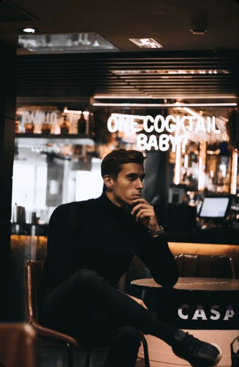 Restaurant Poses Instagram Men, Bar Photoshoot Ideas Men, Cafe Poses Instagram Men, Night Photoshoot Men, Lifestyle Photography Men, Night Photography Men, Restaurant Poses Instagram, Guess The Gender, How To Pose For Pictures