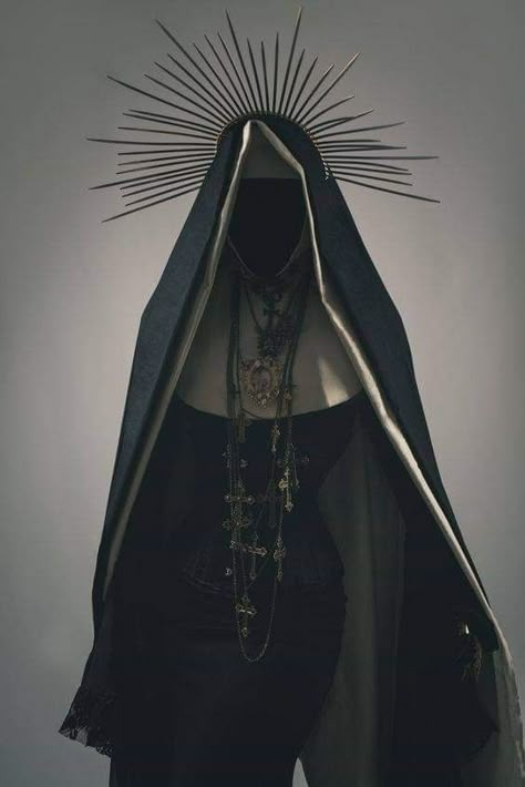 Artist unknown (feel free to let me know I love this look) Occult Art, Arte Inspo, Dark Photography, Dark Beauty, Dark Fantasy Art, Cloak, Dark Aesthetic, Dark Art, Dark Fantasy