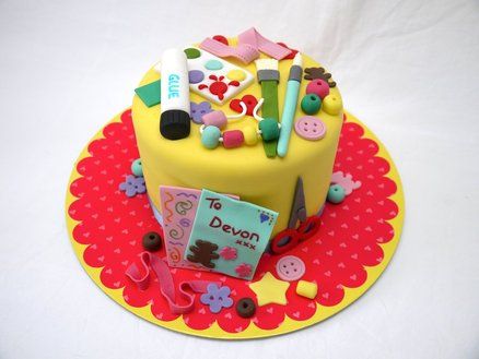 Art and Craft Cake - by hellobabycakes @ CakesDecor.com - cake decorating website Craft Themed Cake, Craft Birthday Cake, Paint Birthday Party, Bear Decorations, Cakes For Occasions, Party Birthday Cake, Cake Themes, Craft Cake, Painting Birthday Party